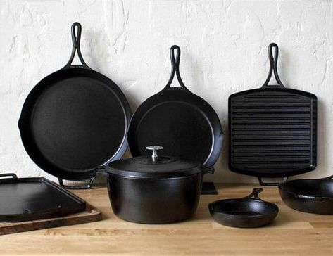 Before Lodge was king of dirt-cheap cast-iron cookware, it made some of the best iron in the world. Its new skillets aim to recreate those times. Lodge Cookware, Cookware Design, Cast Iron Set, Seasoning Cast Iron, Lodge Cast Iron, Cast Iron Pot, Best Iron, Cast Iron Recipes, Iron Cookware