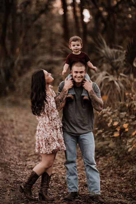 Outdoors Family Photoshoot, Fall Portraits Family, Family Fall Portraits, Fall Family Photos 3 People, Family Pictures Poses For 3 Older, Family Of 3 Fall Photoshoot, Woods Family Photoshoot, Forest Family Photos, December Family Pictures Outfits