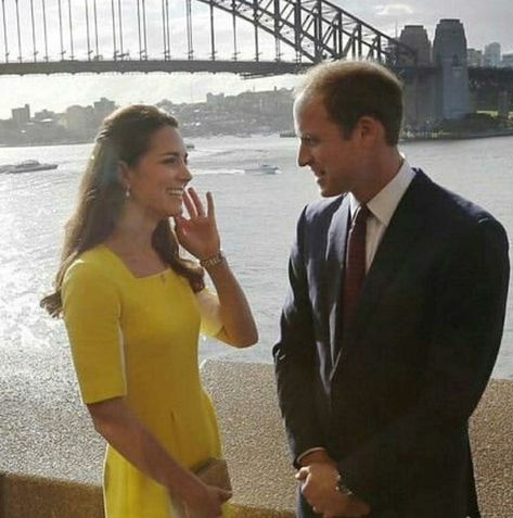 One of my favorite Royal Couples, HRH Prince William and HRH Catherine Middleton Mountbatten, (in a pic I'd never seen before) along with Meghan and Harry Principe William Y Kate, Duchesse Kate, Prince William Et Kate, William E Kate, Princesse Kate Middleton, Looks Kate Middleton, Ayers Rock, Reine Elizabeth Ii, Kate Middleton Prince William