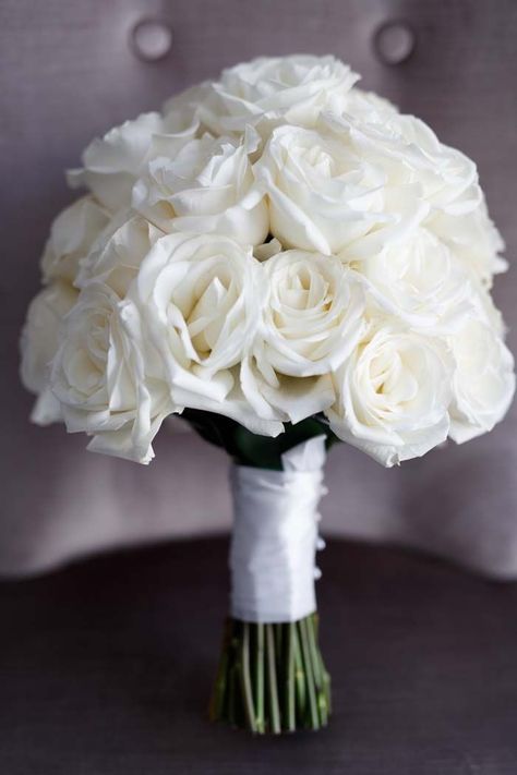 White Rustic Wedding Flowers, White Rose Wedding Boquet, Big Bridal Bouquet, Round Centerpieces, Wedding Centerpieces White, White Roses Bouquet, Bride Bouquets White, Wedding Flowers White, White Rose Bridal Bouquet