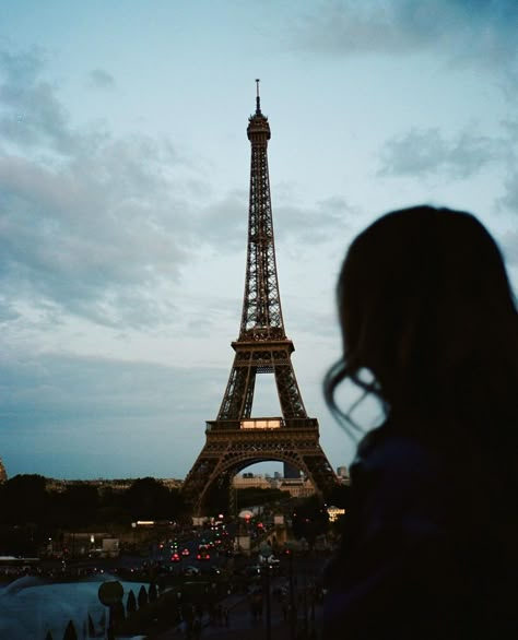 Paris Aesthetic Wallpaper, Paris Tower, Purple Vibe, Beautiful Paris, Europe Photos, Paris Pictures, Instagram Graphic, Paris Aesthetic, Paris Trip