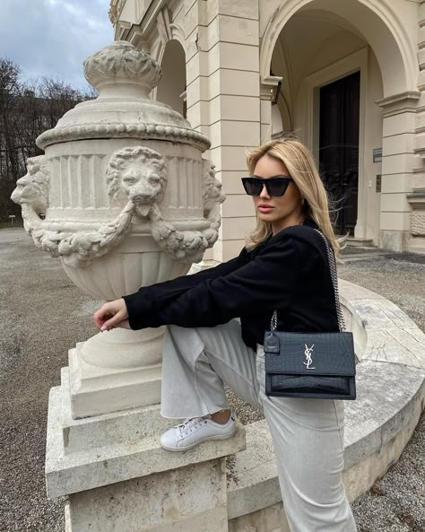 Ysl tasche, ysl bag ,ysl sunset, ysl crossbody bag, zara outfit, zara woman, , zara jeans, zara swetshirt, zara look, ysl aesthetic, vienna, vienna austria, fashion blogger Sandra Imiela on Instagram: “Waiting for summer like... and hoping that by that time we will live normally again😩 What do you most look forward to when the pandemic is…” Sunset Bag Ysl Outfit, Ysl Handbag Outfit, Ysl Sunset Bag Outfit, Ysl Kate Bag Outfit, Ysl Crossbody Bag Outfit, Ysl Outfits Women, Saint Laurent Bag Outfit, Saint Laurent Sunset Bag, Banker Outfits