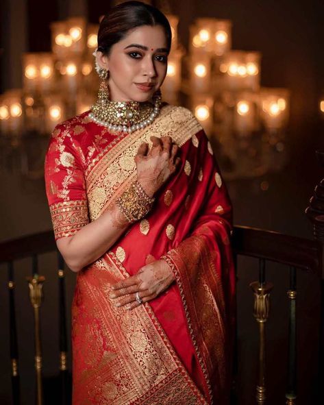 Aarti Ravi in a red saree by Sabyasachi Aarti Ravi, Red Saree Wedding, Bridal Sarees South Indian, Indian Bridal Sarees, Wedding Lehenga Designs, Wedding Blouse Designs, Blouse Designs Indian, Indian Fashion Saree, Saree Designs Party Wear