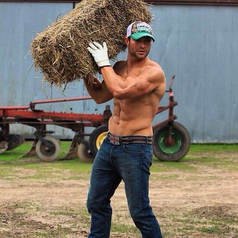 These Sexy Cowboys Will Make You Want to Saddle Up Bale Of Hay, Country Man, 남자 몸, Farm Boys, Cowboy Up, Country Men, Shirtless Men, Country Boys, Good Looking Men