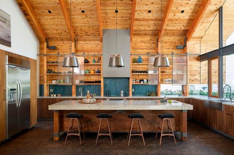 An amazing addition to a family home in Manhattan Beach: Art Barn Cleaning White Walls, Barn Kitchen, Kabinet Dapur, Popular Kitchens, Contemporary Cottage, Modern Beach House, Professional Kitchen, Contemporary House Design, Open Plan Kitchen