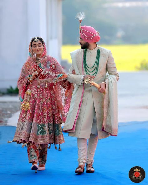 Sherwani Groom Punjabi, Sikh Bridal Outfits, Punjabi Bride And Groom Outfits, Anarkali Bridal Suits, Punjabi Bride Suit Salwar Kameez, Sikh Groom Outfit Sherwani, Wedding Punjabi Suits Brides, Jagoo Outfit Punjabi Bride, Gurudwara Wedding Outfit