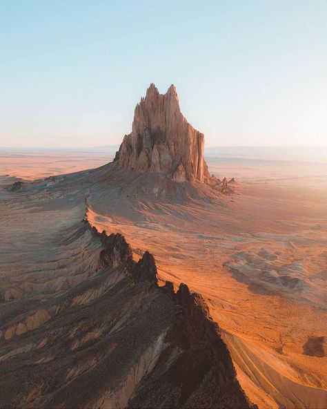 Shiprock New Mexico, Desert Landscape Photography, Creative Landscape, Navajo Nation, Landscape Photography Tips, Desert Landscaping, In The Desert, Best Photographers, Fantasy Landscape