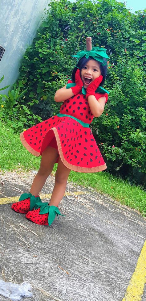 Homemade Strawberry Costume, Fruit Costumes For Kids Diy, Fruit Costumes For Kids, Strawberry Costume Diy, Nutrition Month Costume, 2023 Costumes, Strawberry Halloween, Watermelon Costume, Strawberry Costume