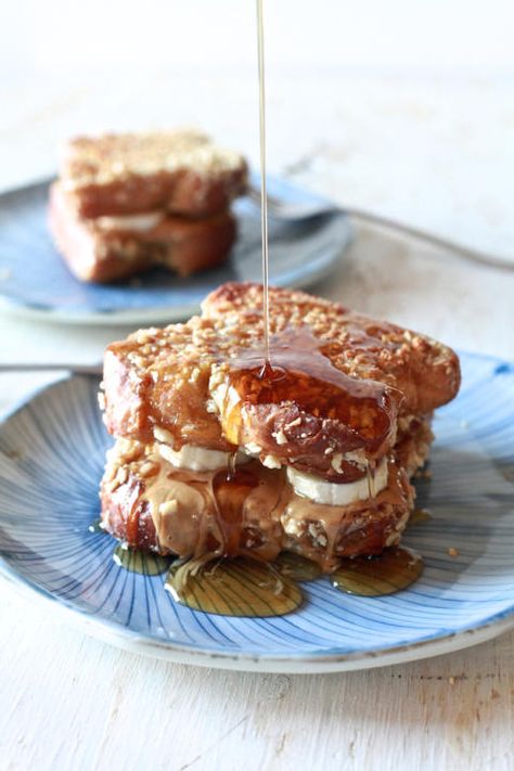 Peanut Butter, Honey & Banana Stuffed Almond Crusted French Toast Almond French Toast, Crusted French Toast, Stuffed French Toast, Butter Honey, Almond Crusted, Peanut Butter Honey, Bread Toast, French Toast Recipe, Peanut Butter Recipes