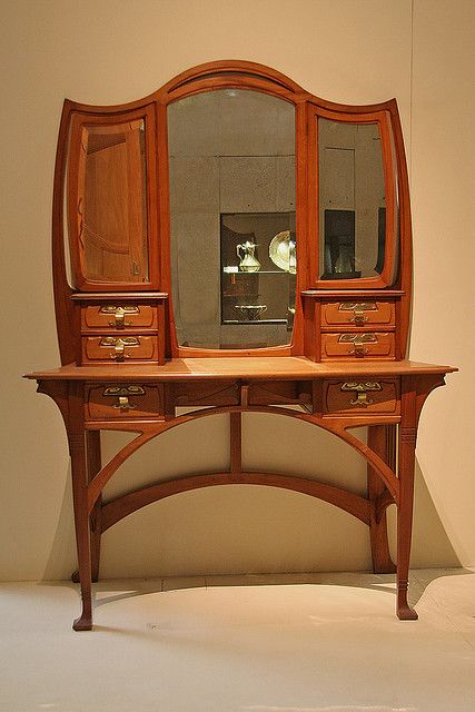 Art Nouveau Nouveau Furniture, Art Nouveau Furniture, Art Nouveau Design, Deco Furniture, Art Deco Furniture, Whiplash, A Mirror, Furniture Styles, Beautiful Furniture