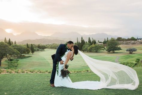 Golf Course Photography, Wedding In Hawaii, Golf Wedding, Golf Photography, Public Golf Courses, Golf Course Wedding, Golf Tips For Beginners, Golf Design, Breathtaking Wedding