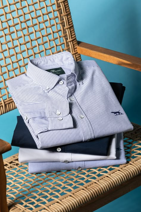 Polo Shirt Photography Ideas, Suit Flatlay, Laydown Styling, Shirt Flatlay, Peruvian Clothing, Laydown Photography, Flat Lay Photography Fashion, Flat Lay Ideas, Stylish Men Wear