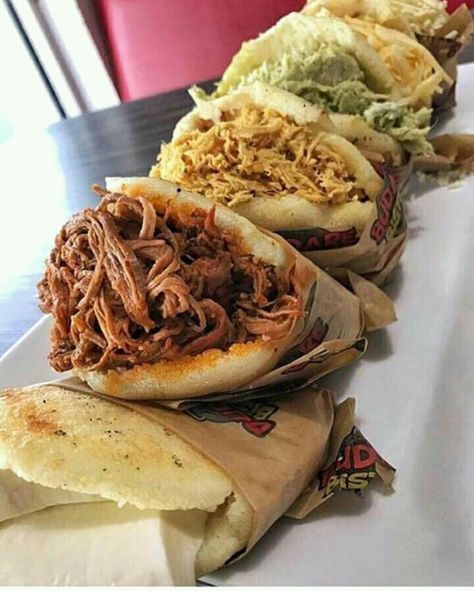 Sabor Venezolano. Arepas ❤ Venezuelan Food, Food Tags, Tortilla Recipe, Fancy Food, Restaurant Recipes, Home Recipes, Pulled Pork, Travel Food, Food Truck