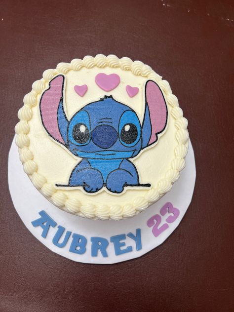 FBCT Stitch Easy Lilo And Stitch Cake, Easy Stitch Cake Ideas, Stitch Buttercream Cake, Stitch Birthday Cake Easy, Stitch Cookie Cake, Birthday Cake Stitch, Stitch Cake Ideas, Cake Stitch, Stitch Birthday Cake