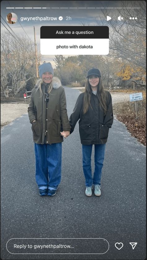 Gwyneth Paltrow & Dakota Johnson Hold Hands Now? Chris Martin's Ex-Lover & Present GF Are Breaking The Internet! Check more at https://maholicious.com/gwyneth-paltrow-dakota-johnson-hold-hands-now-chris-martins-ex-lover-present-gf-are-breaking-the-internet/ Hold Hands, Long Time Friends, Chris Martin, K Pop Star, Gwyneth Paltrow, Dakota Johnson, First Photo, Writing A Book, Animals For Kids