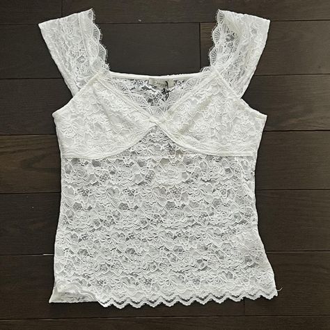 White lace top never worn tag still on! #cottagecore  size medium large White Lace Top, Women Crop, White Lace, Crop Tops Women, Lace Top, Crop Top, Womens Tops, Women Accessories, Size Medium