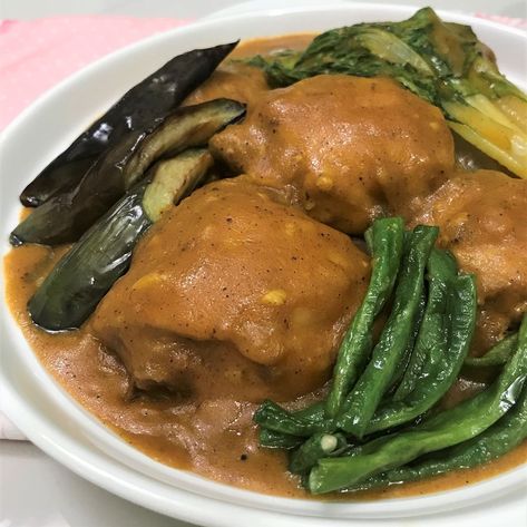 Chicken Kare Kare | Kare Kare is a Philippine stew made from peanut sauce and variety of meat. With this recipe, I used chicken thighs and it turned out so delicious and... | By Casa Baluarte Kare Kare Recipe Philippines, Chicken Kare Kare Recipe, Filipino Kare Kare, Chicken Recipe Filipino, Kare Kare Recipe, Easy Filipino Recipes, Filipino Recipe, Kare Kare, Tasty Chicken