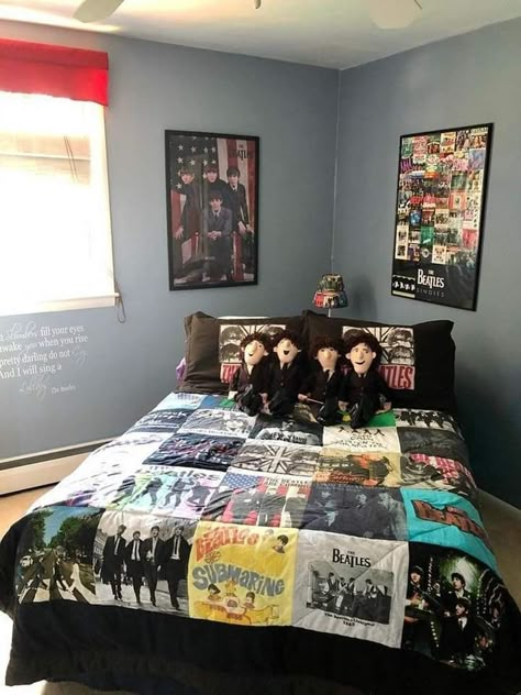 The Beatles Bedroom, Queen Band Bedroom, Beatles Room Decor, Beatles Bedroom, Beatles Room, Beatles T Shirt, Music Bedroom, Beatles Pictures, Beatles Art