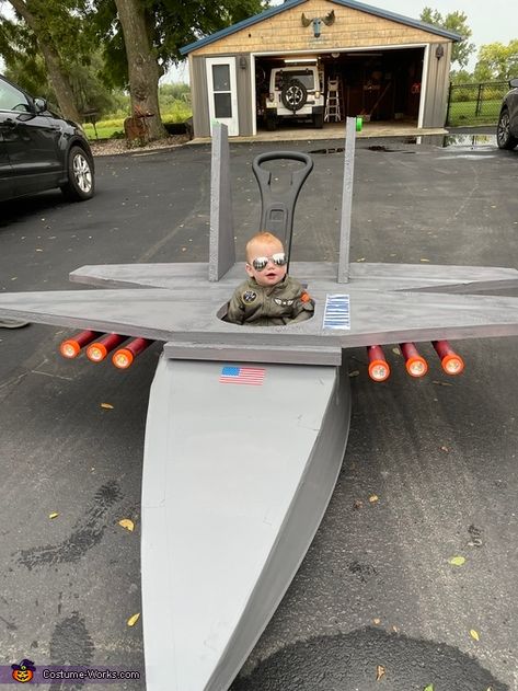 Plane Costume, I Want A Baby, Baby Kostüm, Homemade Costume, Costume Works, Diy Kostüm, Baby Costume, Halloween Costume Contest, Toddler Costumes