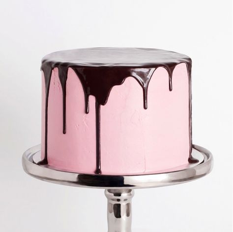 pink chocolate drip glaze cake ink Pink Cake Chocolate Drip, Pink Cake With Chocolate Drip, Nature Fashion Photography, Double Layer Cake, Cake Background, Glaze Cake, Grad Cake, Cake Rolls, Chocolate Drip Cake