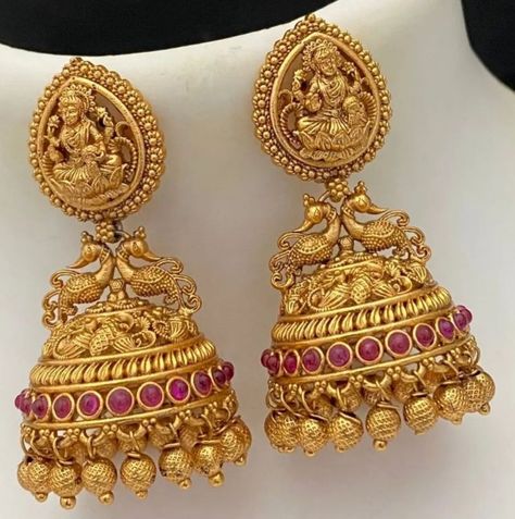 Jimmki Kammal Design Gold, Gold Kammal Design, Latest Jhumka Designs Gold Indian, Gold Buttalu Earrings Latest Heavy, Jumka Design Gold Latest, Gold Zumka Design, Antique Jumka Design Gold, Antique Jimikki, Jumkas Gold Indian Bridal