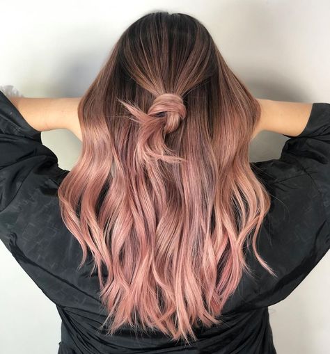 Wella Hair UK & Ireland on Instagram: “Wella Passionista @xcellenthairsquare has crafted a beautifully blended #PinkBalayage masterpiece, with pastel pink ends 💕 #AskForWella…” Peach Balayage Brunette, Rosé Blonde, Rose Balayage, Balayage Pink, Rose Blonde Hair, Summer Blonde Hair, Peach Hair, Pastel Pink Hair, Hair Color Crazy