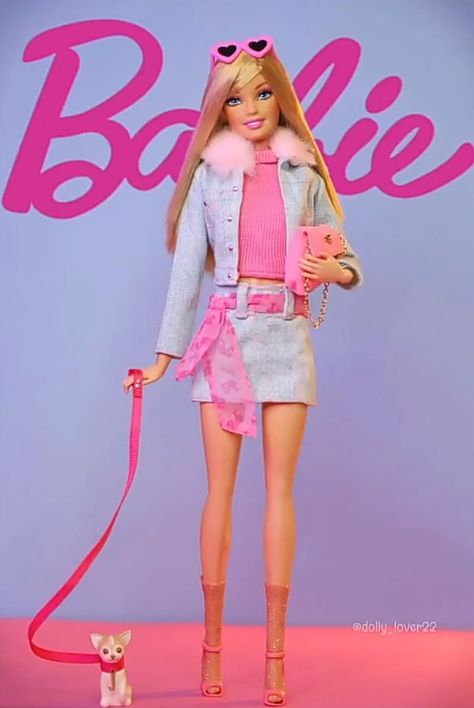 Og Barbie, Barbie Posters, Pink Girly Outfits, Barbie Halloween Costume, Custom Barbie, Barbie Halloween, Barbie Shop, Barbie Cartoon, Barbie Hair