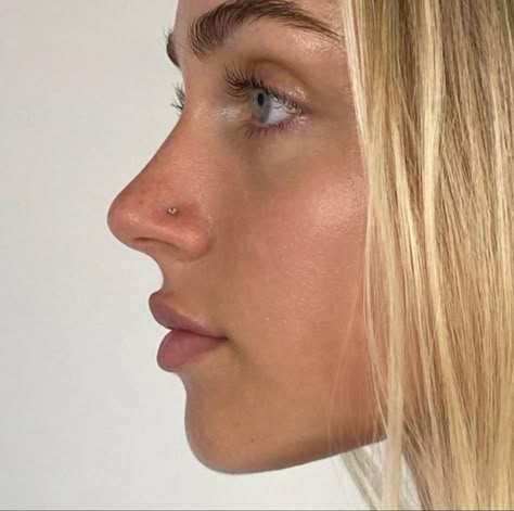 Maddie Francesca, Piercing Nostril, Cute Nose Piercings, Nose Piercing Stud, Nostril Piercing, Cute Nose, Nose Piercings, Nose Piercing, Cosmetology