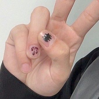 Yeonjun Nails, Beomgyu Details, Txt Details, Kiss Makeup, Song Playlist, Kpop Aesthetic, Eminem, Paw Print Tattoo, Kiss