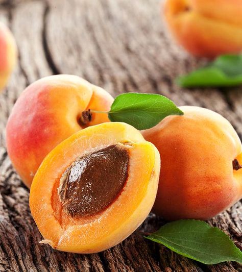 Apricot Kernels Benefits, Apricot Seeds How To Eat, Apricot Seeds Benefits, Apricot Benefits, Vitamin B17, Dried Apricot, Seeds Benefits, Apricot Fruit, Health Facts Food