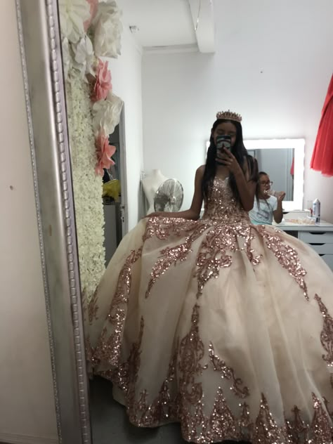 Quince Dresses For Brown Skin, White And Rose Gold Sweet 16 Dress, Rose Gold Dress Sweet 16, Blush Quince Dress, Sweet 16 Dresses Rose Gold, Spring Quinceanera Dresses, Rose Gold Xv Dresses, Pink Quinceanera Dresses Rose Gold, Rose Gold Quinceanera Dress