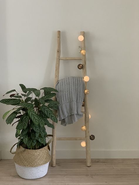 How To Style A Blanket Ladder Living Room, Ladder Decor Bathroom, Boho Ladder Decor, Ladder In Living Room, Ladder Decor Bedroom, Ladder Styling, Blanket Ladder Living Room, Wood Ladder Decor, Rustic Ladder Decor