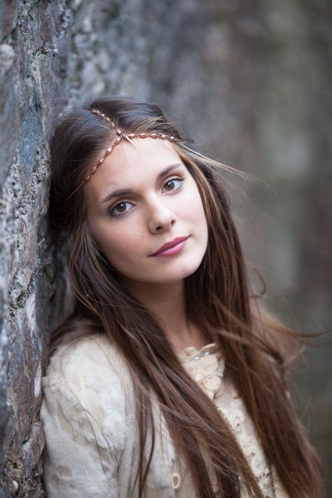 Caitlin Stasey Reign, Kenna Reign, Worldbuilding Inspiration, Lady Kenna, Caitlin Stasey, Selection Series, Historical Women, Narnia, Girl Crush