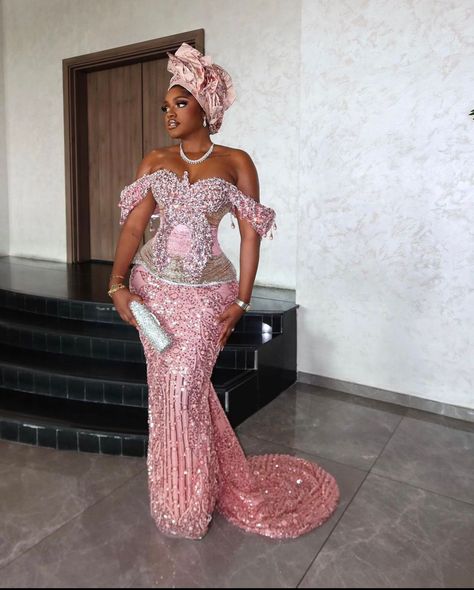 Pink Nigerian Dress, Nigerian Asoebi Lace Styles, Ashoebi Gowns, Extravagant Dresses, Asoebi Dress, Native Dresses, Cultural Outfits, Nigerian Traditional Dresses, Asoebi Lace Styles