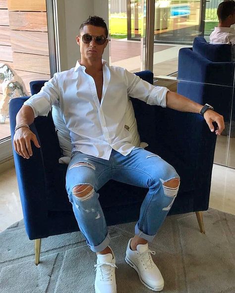 Fresh one 🔥💣 #style Ronaldo Drip, Christiano Ronaldo Fashion, Ronaldo Latest, Ronaldo Shirtless, Ronaldo Style, Cristiano Ronaldo Quotes, Cristiano Ronaldo Style, Ronaldo Goals, Blazer Outfits Men