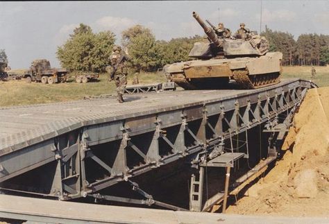 Combat Engineers Military Engineering, Royal Engineers, Vietnam History, Army Corps Of Engineers, Army Strong, British Armed Forces, Army Life, Tanks Military, Vietnam Veterans