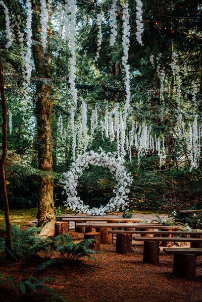 Fern Acres Wedding, Forks Washington Wedding, Forest Garden Wedding, Washington State Wedding Venues, Pacific Northwest Forest, Washington State Wedding, Vintage Wedding Venues, Country Style Wedding Dresses, Willow Tree Wedding