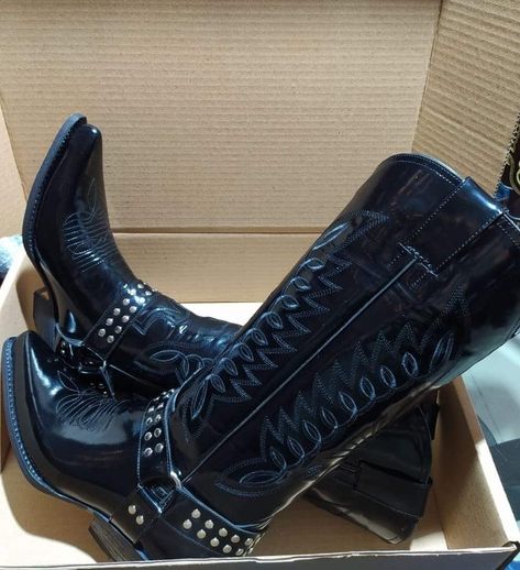 Black Studded Cowboy Boots, Emo Cowboy Boots, Gothic Cowgirl Boots, Goth Cowgirl Boots, Goth Cowboy Boots, Outlaw Outfit, Alt Shoes, Custom Cowboy Boots, Boot Chains