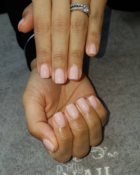 Gel Nails Regular Nails, Short Natural Length Acrylic Nails, Very Very Short Acrylic Nails, Short Classy Natural Nails, Nude Gel Manicure Short Nails, Neutral Base Nails, Short Nails Natural Color, Manicure With Gel Polish, Manicure No Acrylic