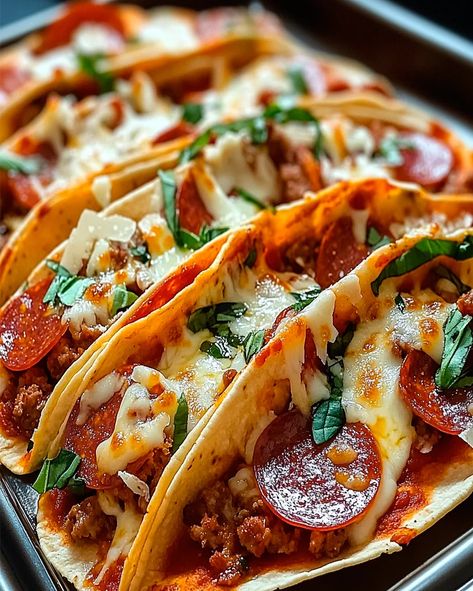 Make these delicious Meat Lovers Pizza Tacos with ground beef, Italian sausage, and pepperoni. Perfect for pizza lovers and taco fans alike! Tacos With Ground Beef, Recipe For Pizza, Pizza Tacos, Meat Lovers Pizza, Sausage Pizza, Food Truck Ideas, Taco Pizza, Party Dishes, Fusion Food