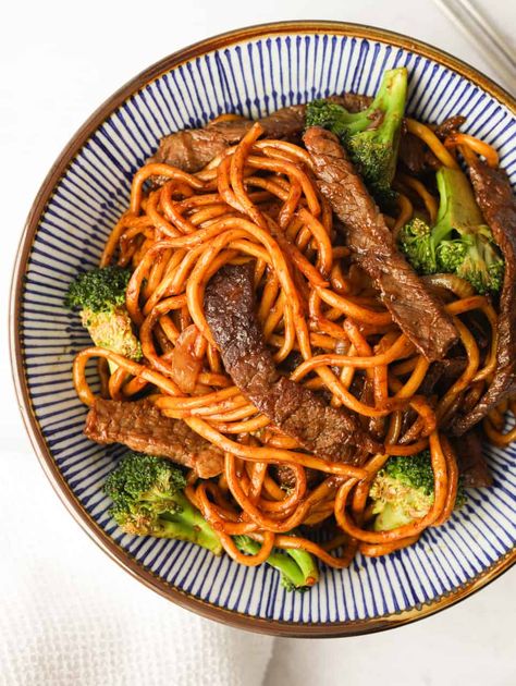 Beef And Broccoli Noodles, Broccoli Noodles, Pork Broccoli, Chinese Beef And Broccoli, Crunchy Broccoli, Easy Beef And Broccoli, Chinese Foods, Beef Broccoli, Cantonese Food