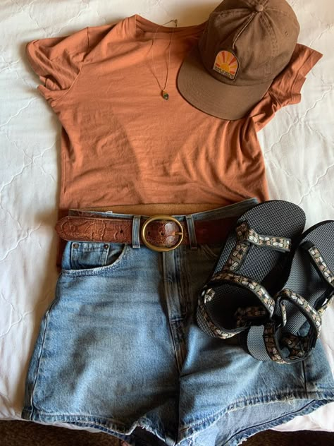 Tevas Outfit, Teva Outfit, Granola Outfits Summer, Granola Summer Outfits, Granola Girl Summer Outfits, Granola Girl Aesthetic Outfits, Casual Outfits Trendy, Granola Summer, Cute Outfits Casual