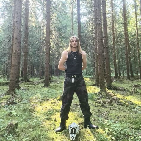 Metal Guys With Long Hair, Men’s Punk Hair, Male Metalhead Outfit, Metalhead Boyfriend Aesthetic, Blonde Metalhead Guy, Black Metal Outfit Men, Metalhead Guy Outfit, Metalhead Guy Aesthetic, Long Hair Metalhead