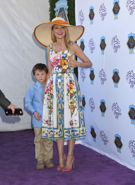 Breeders Cup Fashion, The Breeders, Flowered Dress, Breeders Cup, Hats Fashion, Kentucky Derby Hats, Derby Hats, Thoroughbred, Kentucky Derby