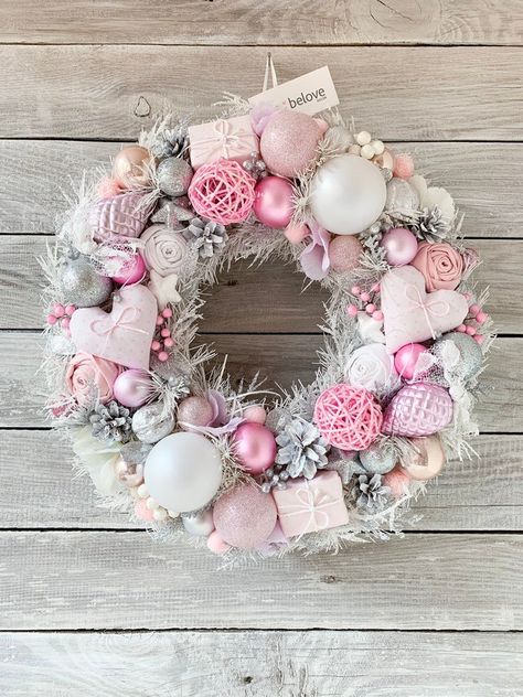 I picked 9 most beautiful pastel pink Christmas door wreaths Pastel Christmas Decor, Pink Christmas Wreath, Excited For Christmas, Christmas Wreaths Ideas, White Christmas Wreath, Pink Xmas, Wreaths Ideas, Pink Christmas Decorations, Christmas Door Wreaths