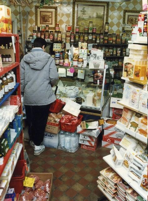 One of the loved Hull Shops in the 90s. Grocery shop, UK. 1990s Life, Mood 2024, Shop Class, Grocery Shop, The 90s, Grocery Store, England