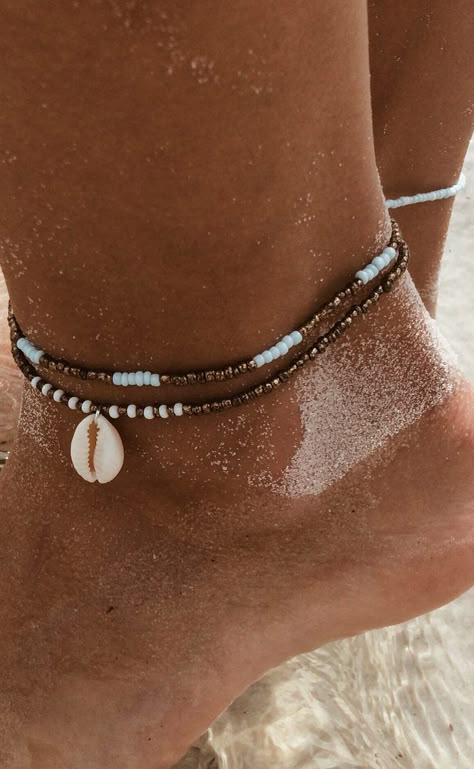 Braided Anklets, Friendship Anklets, Anklets Summer, Anklets Gold, Ankle Bracelets Diy, Ankle Brace, Bracelets Friendship, Unmarried Women, Summer Anklets