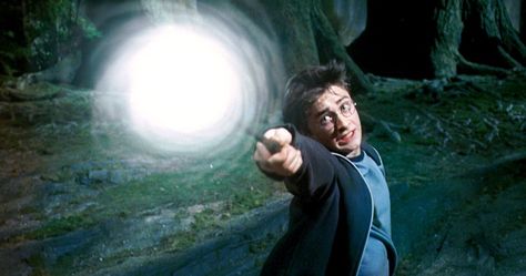 The untold story of the Patronus scene from Harry Potter and the Prisoner of Azkaban Harry Potter Magic Spells, Quiz Harry Potter, Harry Potter Expecto Patronum, Twilight Film, Harry Potter Spells, The Prisoner, The Prisoner Of Azkaban, Harry Potter Magic, Ron And Hermione