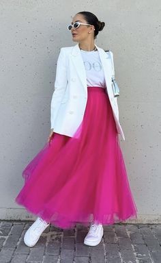 Long Circle Skirt, Tulle Skirt Dress, Outfit Inspiration Women, Pay Raise, Muslimah Fashion Outfits, Europe Fashion, New Years Eve Outfits, Trending News, Pink Outfits