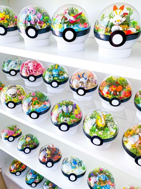 Pokeball Terrarium Army by TheViridianRealm on DeviantArt Pokeball Terrarium, Pokemon Terrarium, Ideas Regalos, Christmas List, 3d Print, Terrarium, This Summer, 3d Printing, To Share